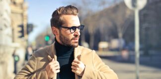 Jak dbać o brodę w okresie letnim? Wskazówki na czas upałów