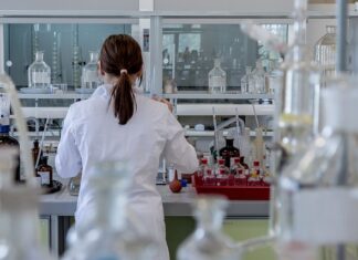 Jak zrobić test uszczelki pod głowicą?