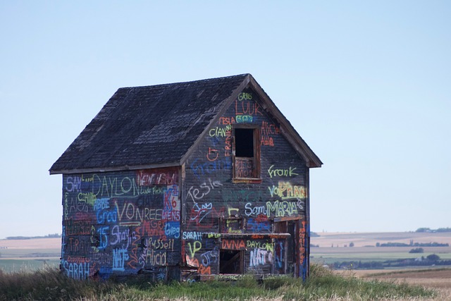 Dlaczego w gniazdku jest 230V? Dlaczego w gniazdku jest 230V?