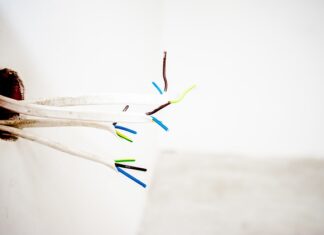 Ile wat ma gniazdko w aucie? Ile wat ma gniazdko w aucie?