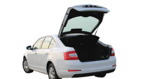 Ile pali Skoda Superb?