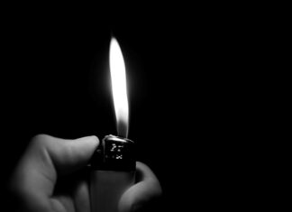 Ile trzeba mieć lat żeby kupić zapalniczkę? Ile trzeba mieć lat żeby kupić zapalniczkę?