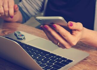 Czy można naładować telefon w samochodzie? Czy można naładować telefon w samochodzie?