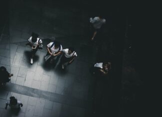 Co trzeba kupić do 1 klasy liceum?