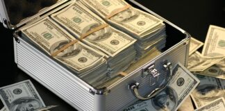 Ile zarabia projektant zestawów LEGO?